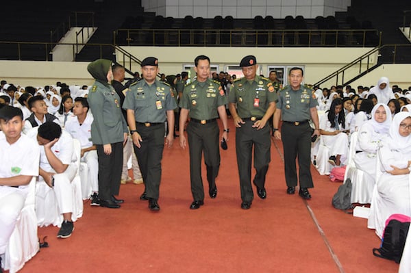 1.135 Siswa SMU Mengikuti Kampanye Antinarkoba di Mabes TNI
