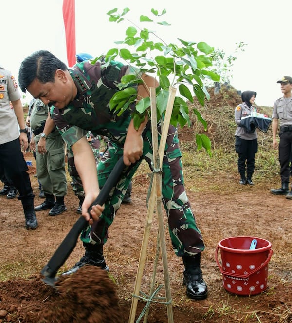 Panglima TNI Peringati Hari Gerakan Menanam Sejuta Pohon