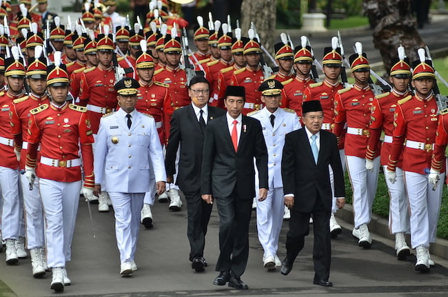 Ucapkan Sumpah di Depan Jokowi, Anies-Sandi Resmi Pimpin DKI