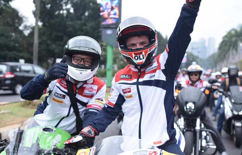 Sam Lowes Riding Keliling Jakarta, Hormat ke Patung Sudirman Hingga Target Moto2