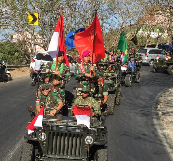 HUT ke-73 TNI: Pawai Bendera Merah Putih Tiba Kupang