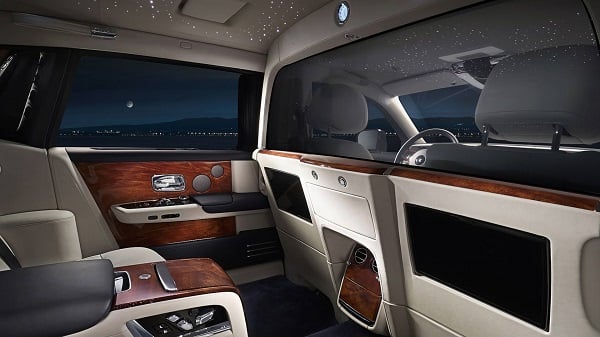 Rolls Royce Bangun Ruang Rahasia di Interior Phantom Baru