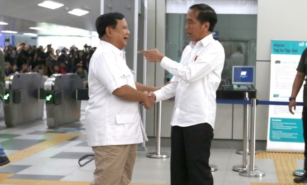 Kaget, Senang, Adem Lihat Jokowi dan Prabowo Seperti Ini