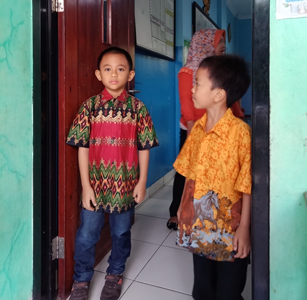 SDIT Almaka Ikut Peringati Hari Batik Nasional