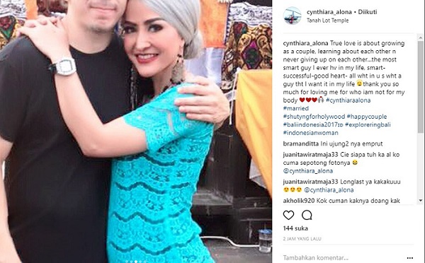 Cynthiara Alona Lepas Hijab Karena Dinikahi Bule Amerika?