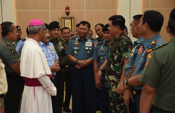 Panglima Meresmikan Gereja Katolik di Mabes TNI