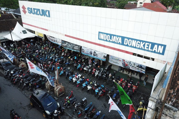 Suzuki Saturday Night Ride Yogyakarta Dibanjiri 700 Bikers