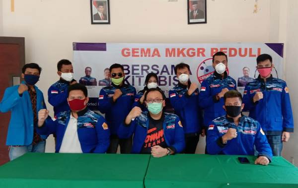 Gema MKGR Membagikan Masker Gratis ke Masyarakat