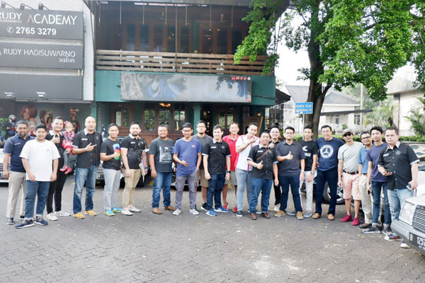 Guyubnya Para Pemilik Mercedes Benz di Jakarta