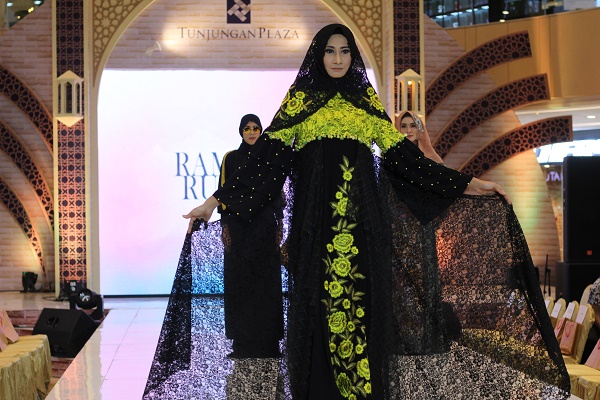 10 Desainer Ramaikan Ramadan Runway