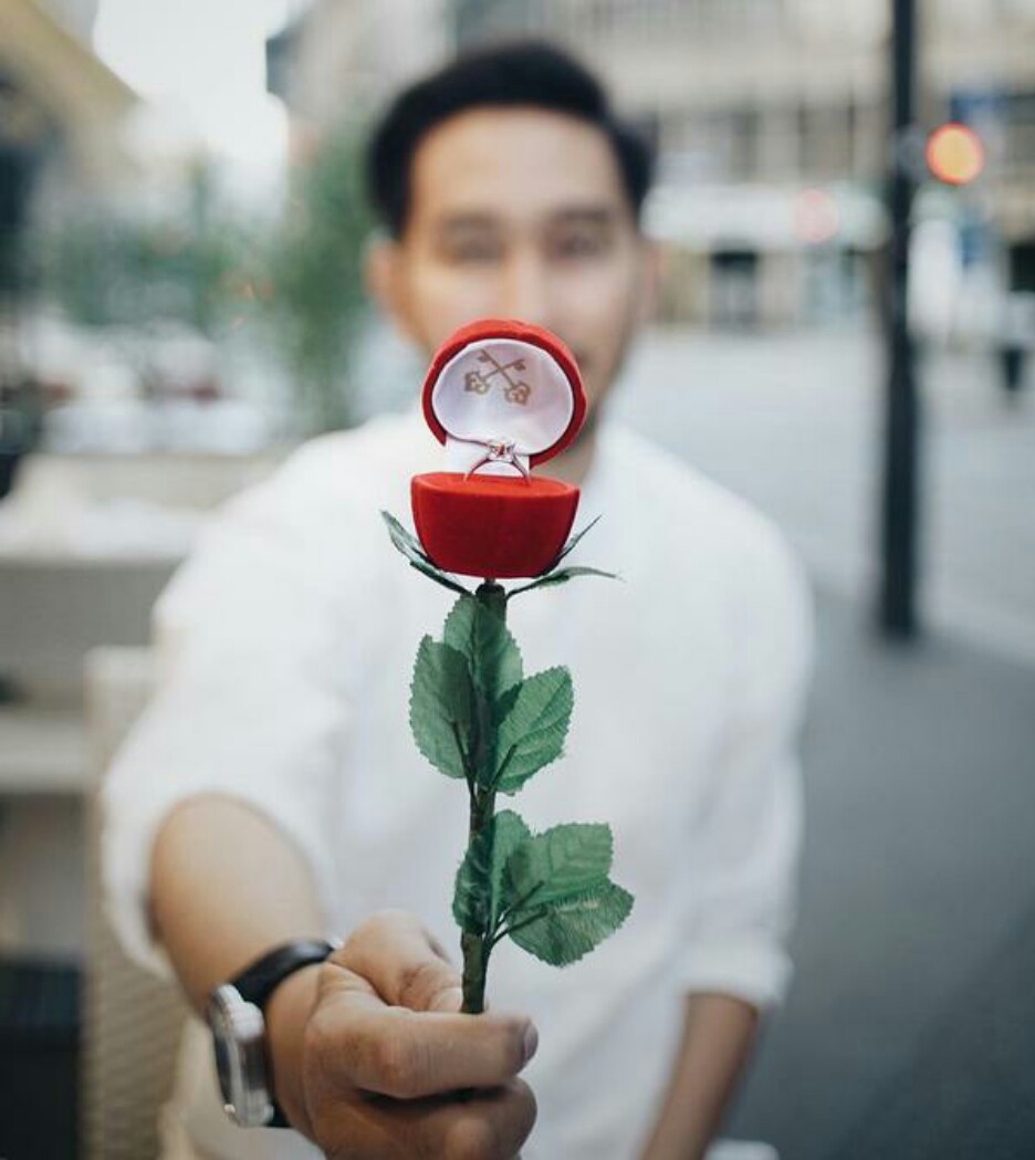 So Sweet, Begini Gaya Jeje Melamar Syahnaz Sadiqah di Italia