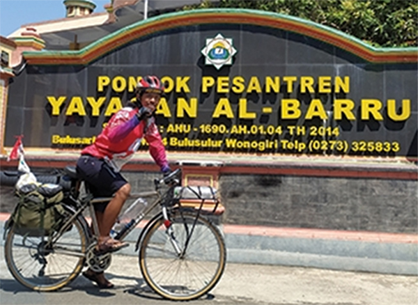 Sambut HUT RI, Tukang Bakso Gowes Tangerang-Wonogiri, Sepedanya Pernah Dicuri