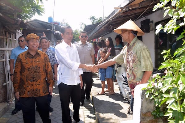 Saat Lebaran, Presiden Jokowi Menyapa Warga di Perkampungan