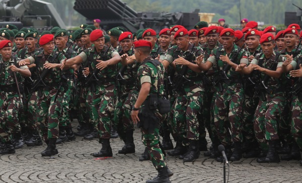 Presiden Jokowi Tambah Usia Pensiun Prajurit TNI