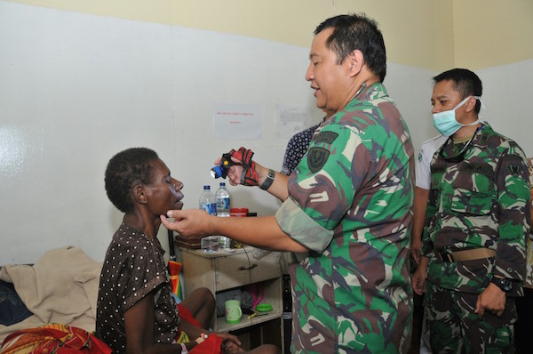 Satgas Kesehatan TNI Melayani 2.027 Warga Asmat Korban KLB 