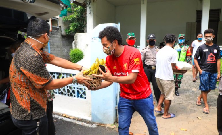 Terima Kasih, Pace Ganjar Bikin Para Mahasiswa Papua Perantau Terharu 