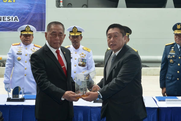 Kapal Angkut Tank Buatan Dalam Negeri Resmi Memperkuat TNI AL