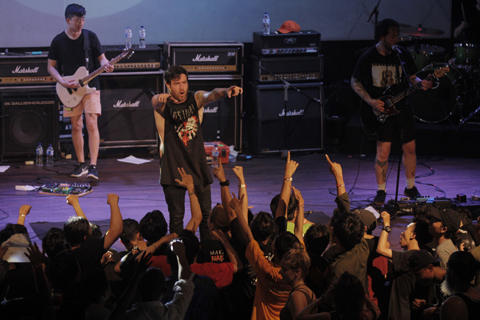 Konser di Jakarta, Counterparts Suguhkan Aksi Luar Biasa
