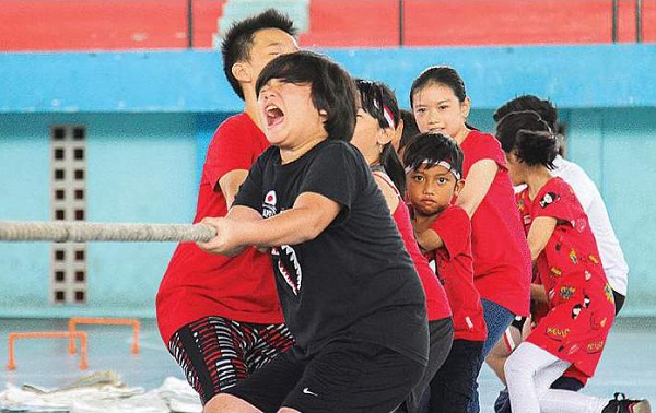 Kawinkan Lomba Tradisional dan Tantangan Fisik 