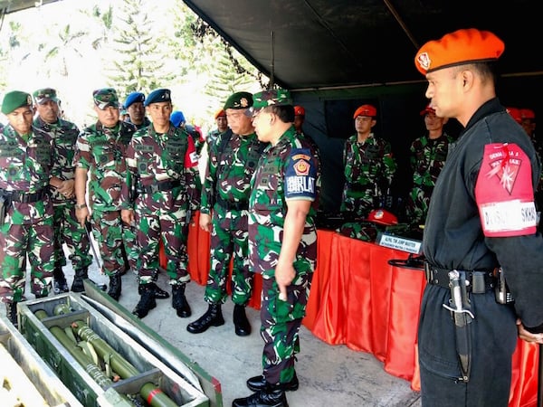 Mayjen Agung Risdhianto Tinjau Gelar Pasukan PPRC TNI