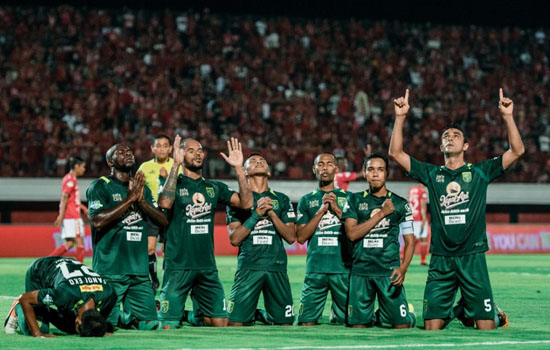 Persebaya vs Bhayangkara FC: Kuburan Itu Bernama GBT