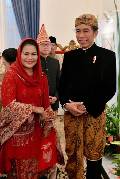 Lihat! Momen Keakraban Jokowi dan Puti Guntur Soekarno