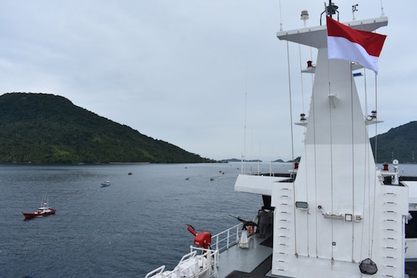 Semarakkan Dirgahayu Ke-75 RI, KN. Pulau Dana Potong Tumpeng di Tapal Batas Laut