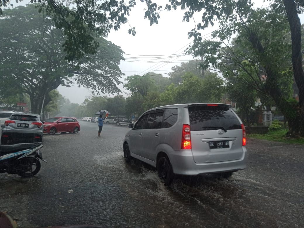6 Kabupaten/Kota di Bali Diguyur Hujan, Waspadai Potensi Bahaya Ini - JPNN.com Bali