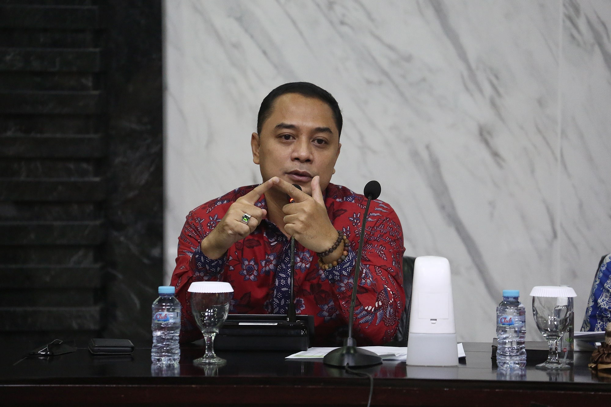 Wali Kota Eri Minta Inspektorat Beri Sanski Berat ke Guru yang Banting Siswa - JPNN.com Jatim