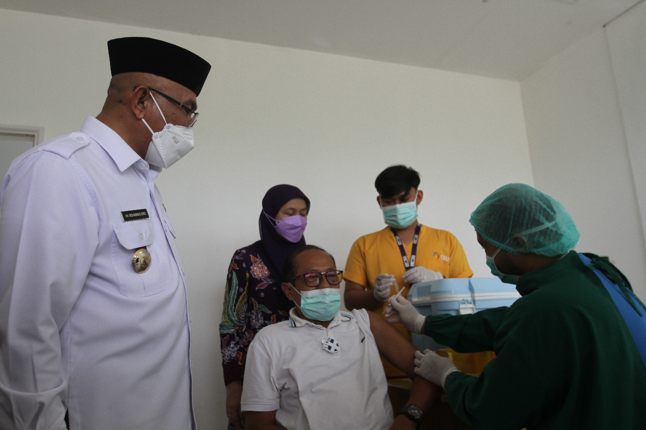1.500 Lansia di Depok Sudah Mendapat Vaksin Booster - JPNN.com Jabar