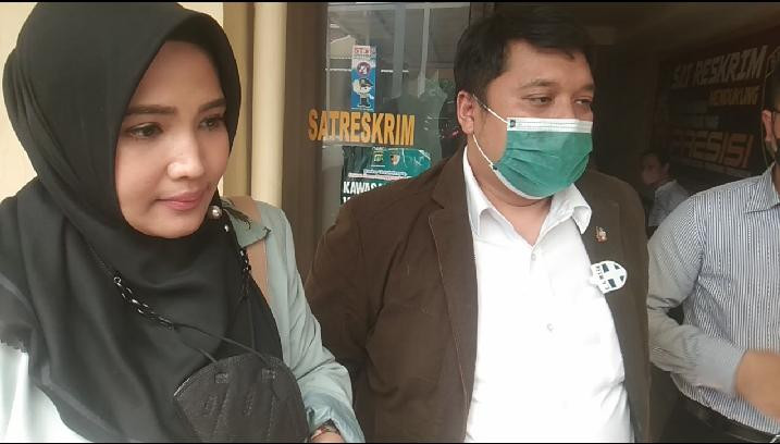 Mantan Istri Bambang Pamungkas Datangi Polres Metro Depok - JPNN.com Jabar