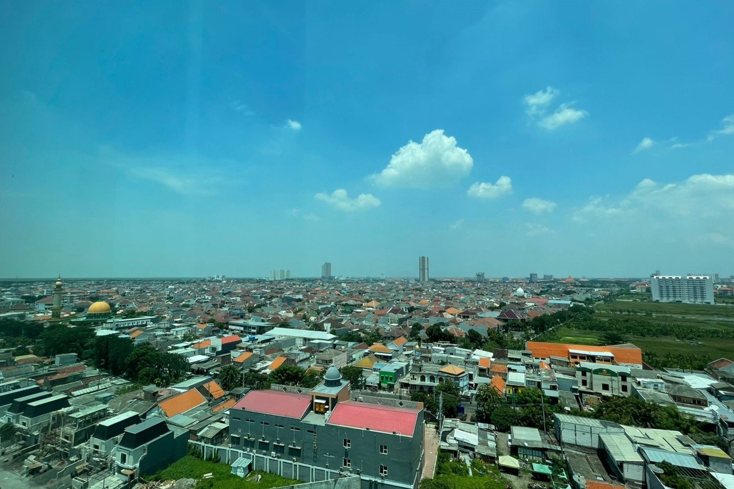 Cuaca Surabaya Hari ini, Cerah Seharian, Berpeluang Panas Menyengat Siang Nanti - JPNN.com Jatim