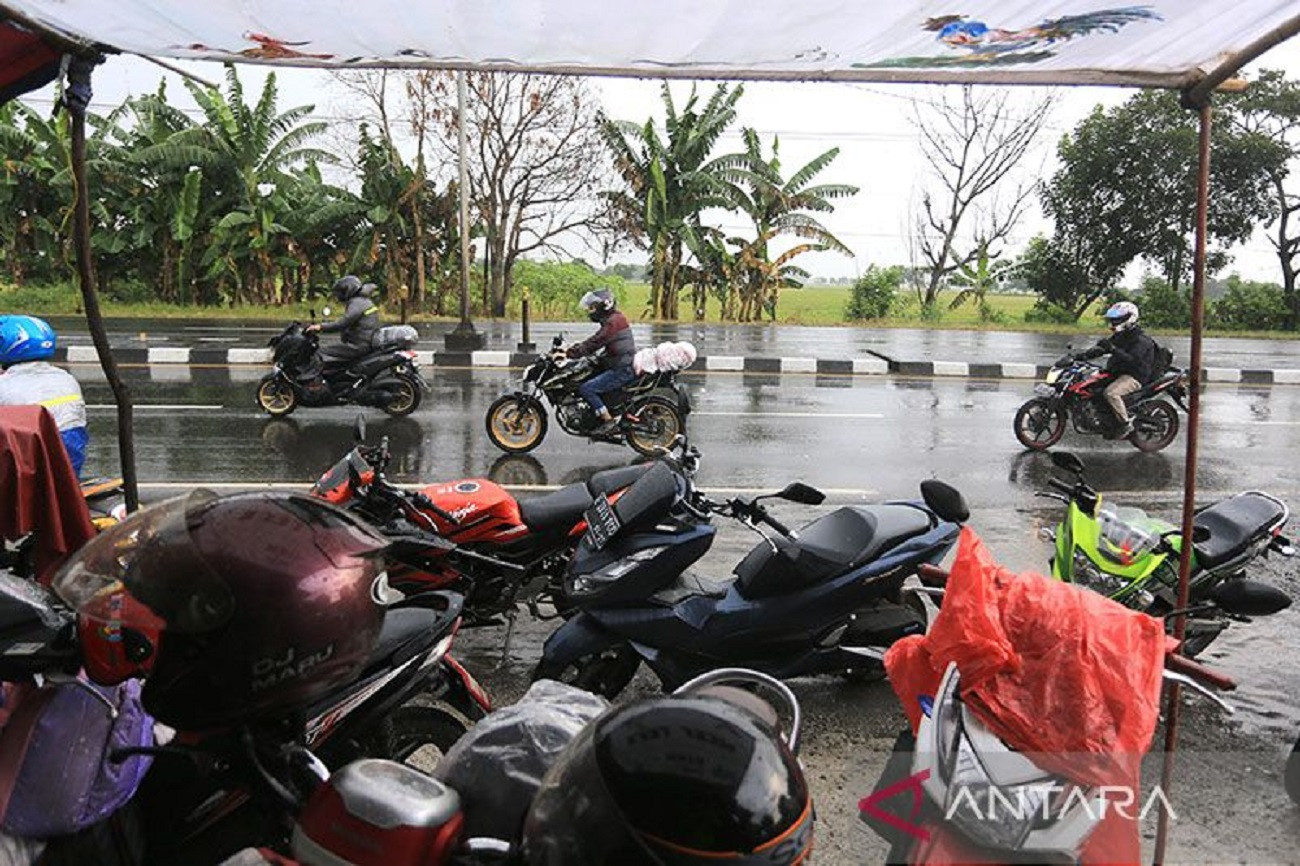 Prakiraan Cuaca NTB Hari Ini: Hujan Ringan dan Angin Kencang, Hati-hati ya Kawan! - JPNN.com NTB