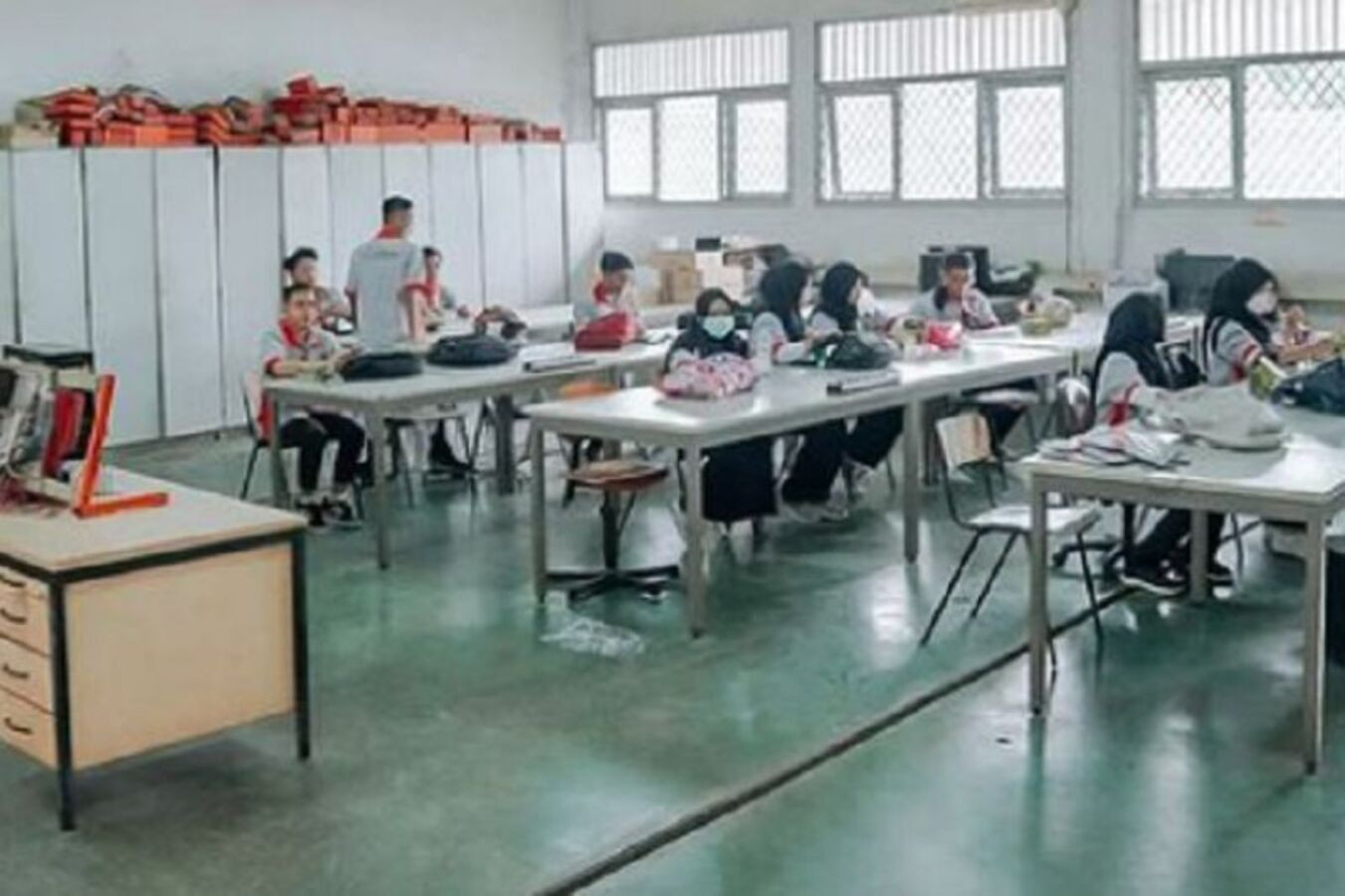 Program Pelatihan Kerja Ala Disnaker Sukses Turunkan Angka Pengangguran di Depok - JPNN.com Jabar