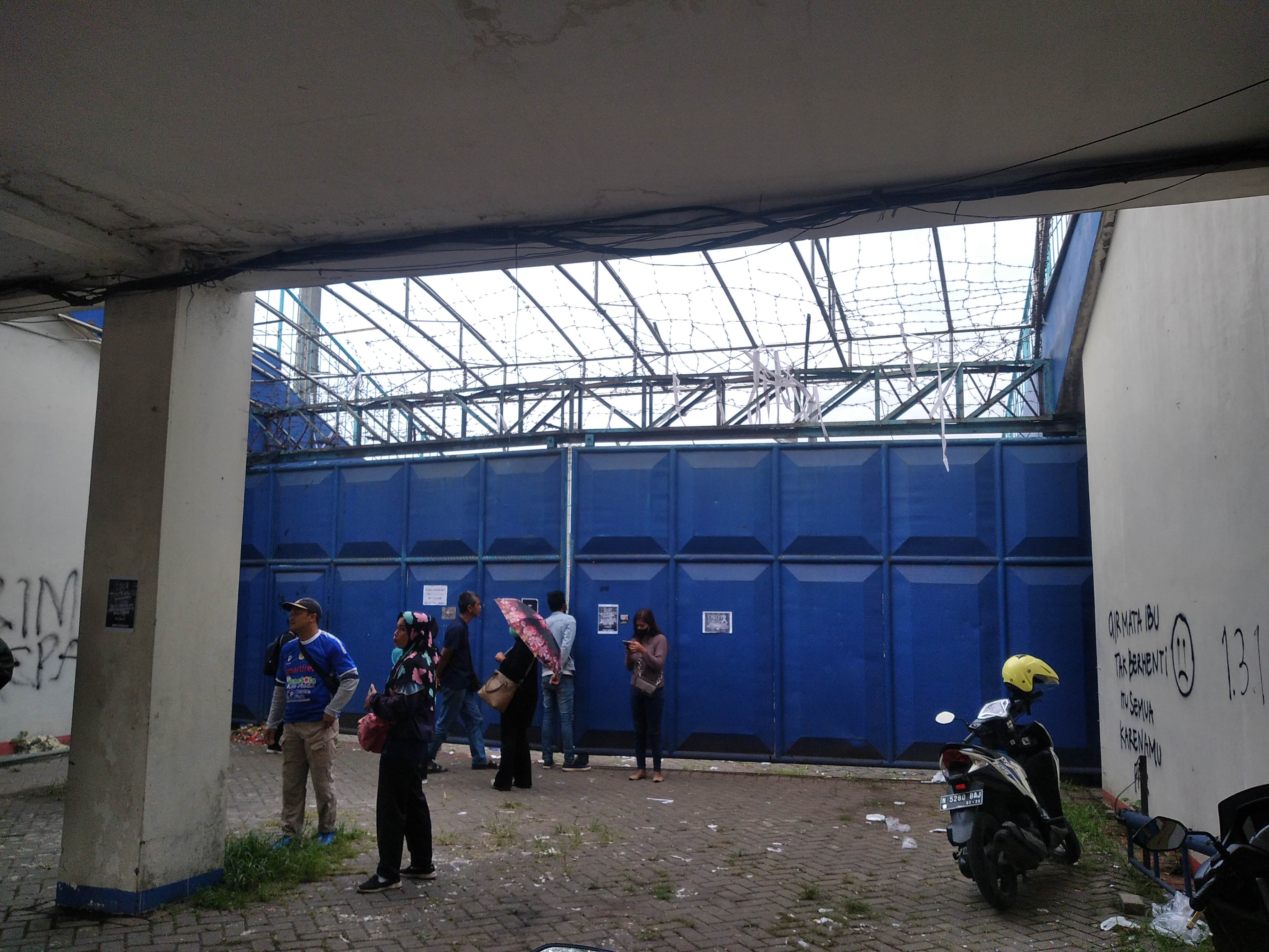 Fasilitas Stadion Kanjuruhan Dibongkari Orang Tanpa Izin, Polisi Bergerak - JPNN.com Jatim
