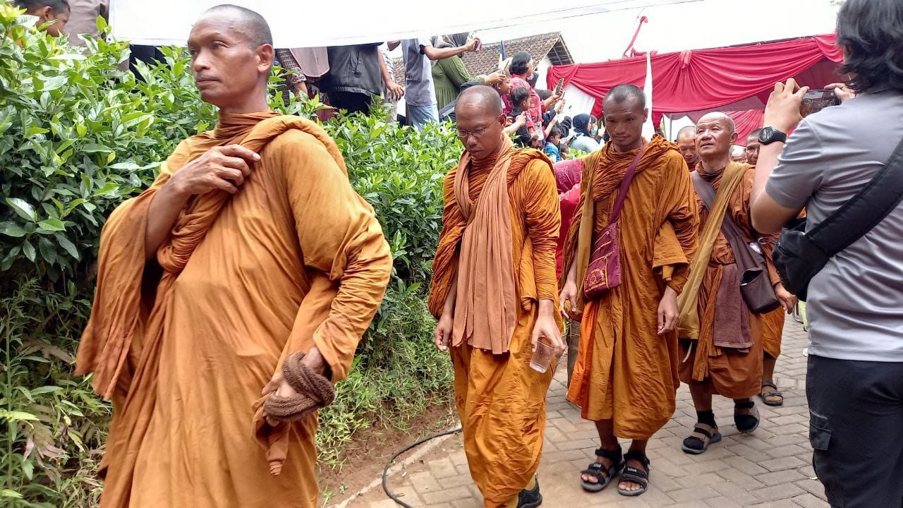 Bhikkhu Thudong Internasional 2024, Perjalanan Dimulai dari Semarang - JPNN.com Jateng