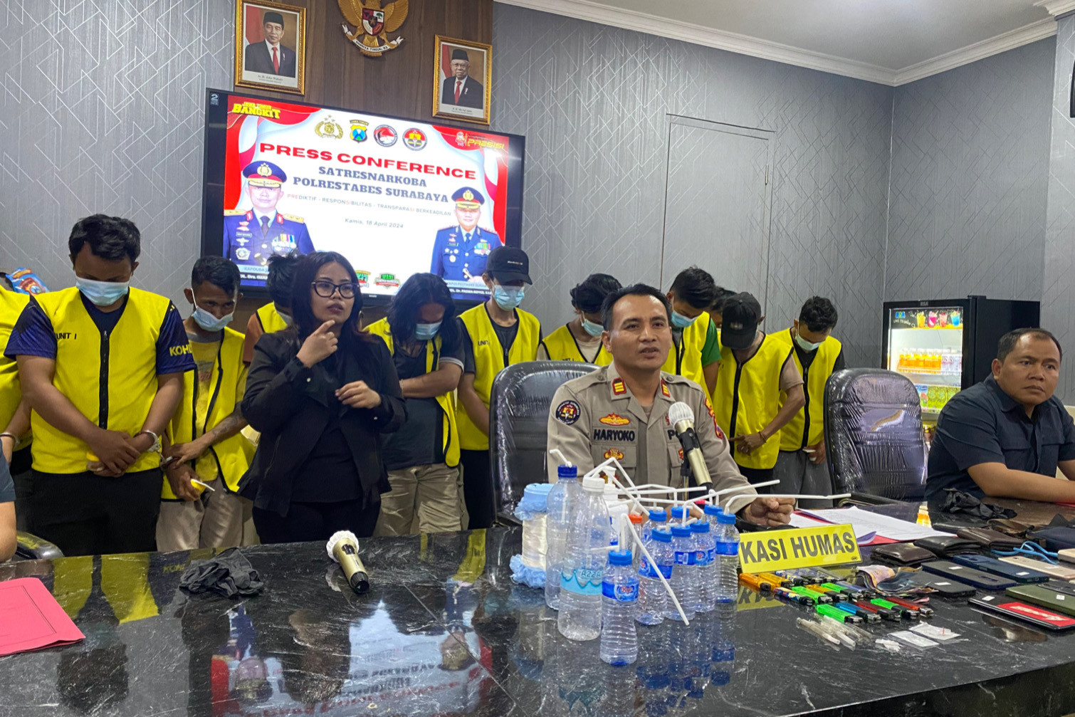 Polisi Gerebek Lokasi Pesta Sabu-Sabu di Surabaya, Amankan 11 Orang - JPNN.com Jatim