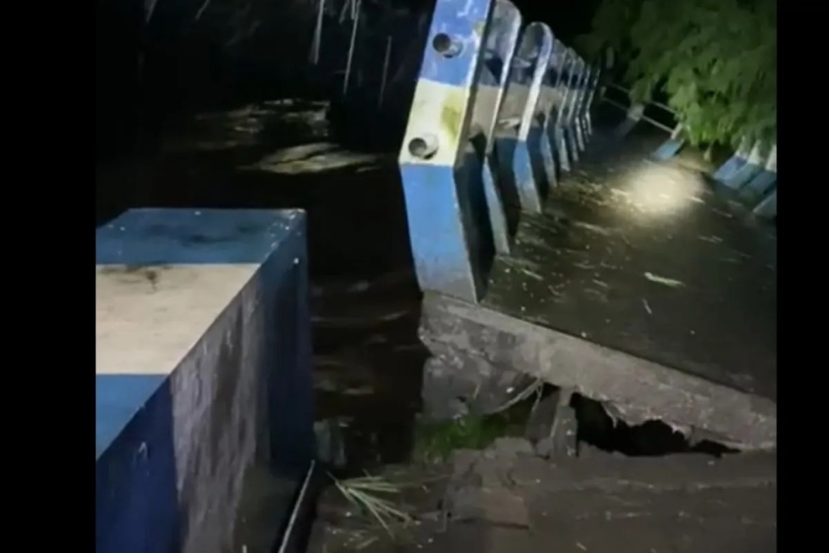 Sejumlah Jembatan di Lumajang Putus Akibat Banjir Lahar Dingin Semeru - JPNN.com Jatim