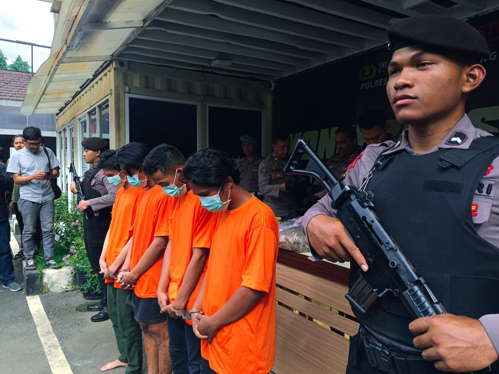 Tawuran Demi Konten Berujung Maut di Surabaya, 1 Orang Tewas Dibacok dengan Celurit - JPNN.com Jatim