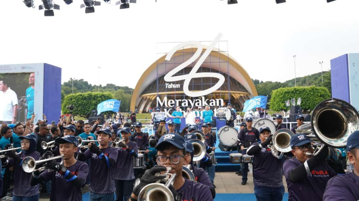 Nawala Marching Band PosIND Meriahkan Perayaan HUT ke-26 Kementerian BUMN - JPNN.com Jabar