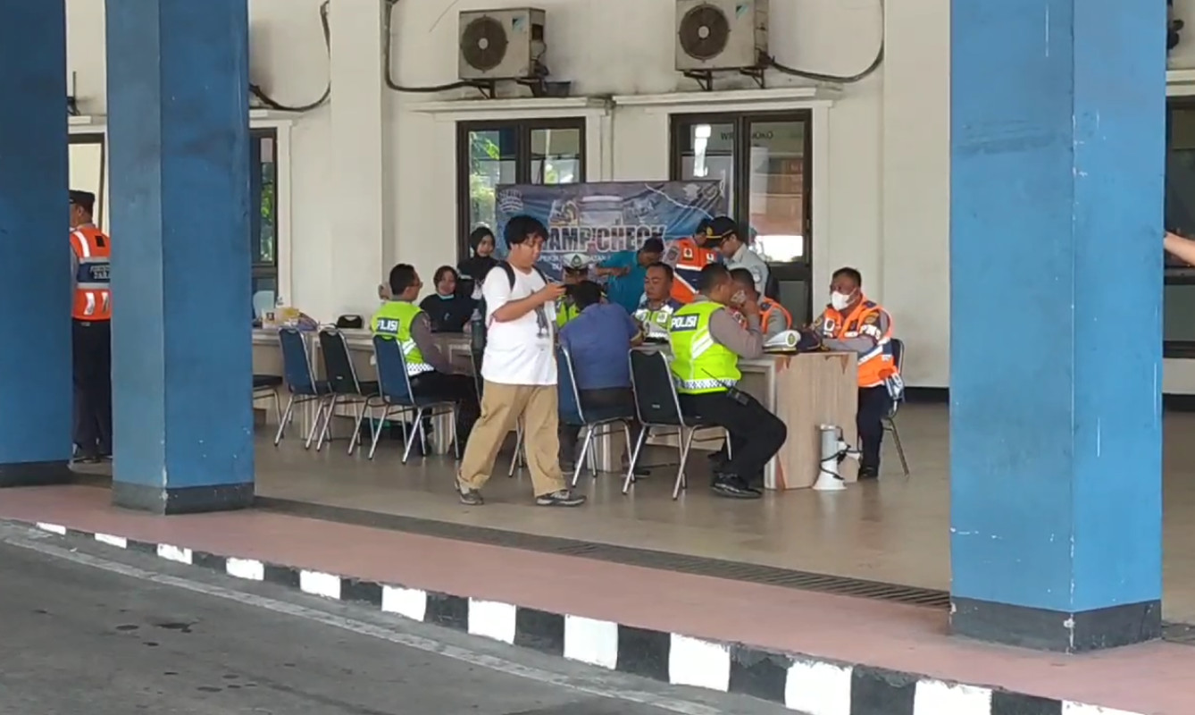 7 Bus di Terminal Tirtonadi Solo Kedapatan Tak Layak Jalan - JPNN.com Jateng