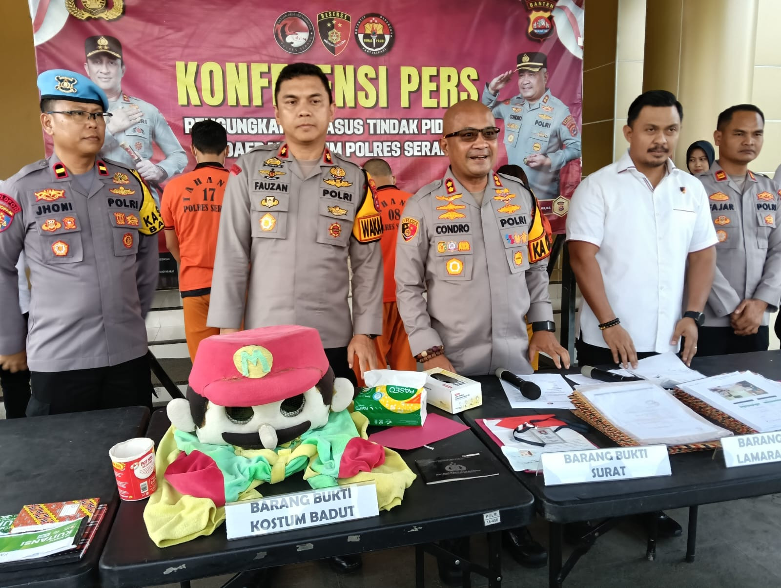 Pengamen Badut Jalanan Curi Motor Warga, Pelaku Sudah Berpengalaman - JPNN.com Banten