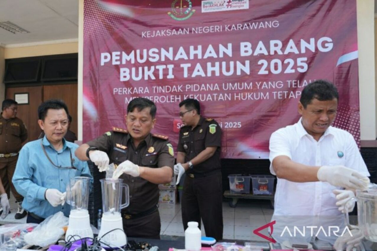 Kejari Karawang Musnahkan Ratusan Gram Narkoba dari 86 Perkara - JPNN.com Jabar