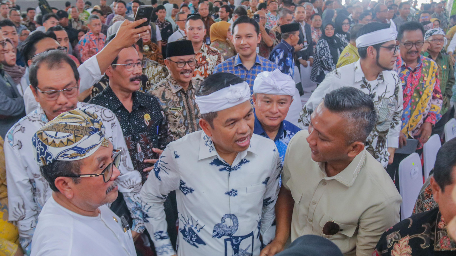 Jenal Mutaqin Bawa 7 Program Usulan Pemkot Bogor di Musrenbang Pemprov Jabar - JPNN.com Jabar