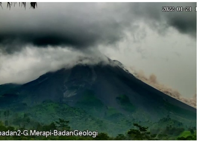 Update Gunung Merapi: Awan Panas Guguran Meluncur Hingga 2,5 Kilometer - JPNN.com Jogja