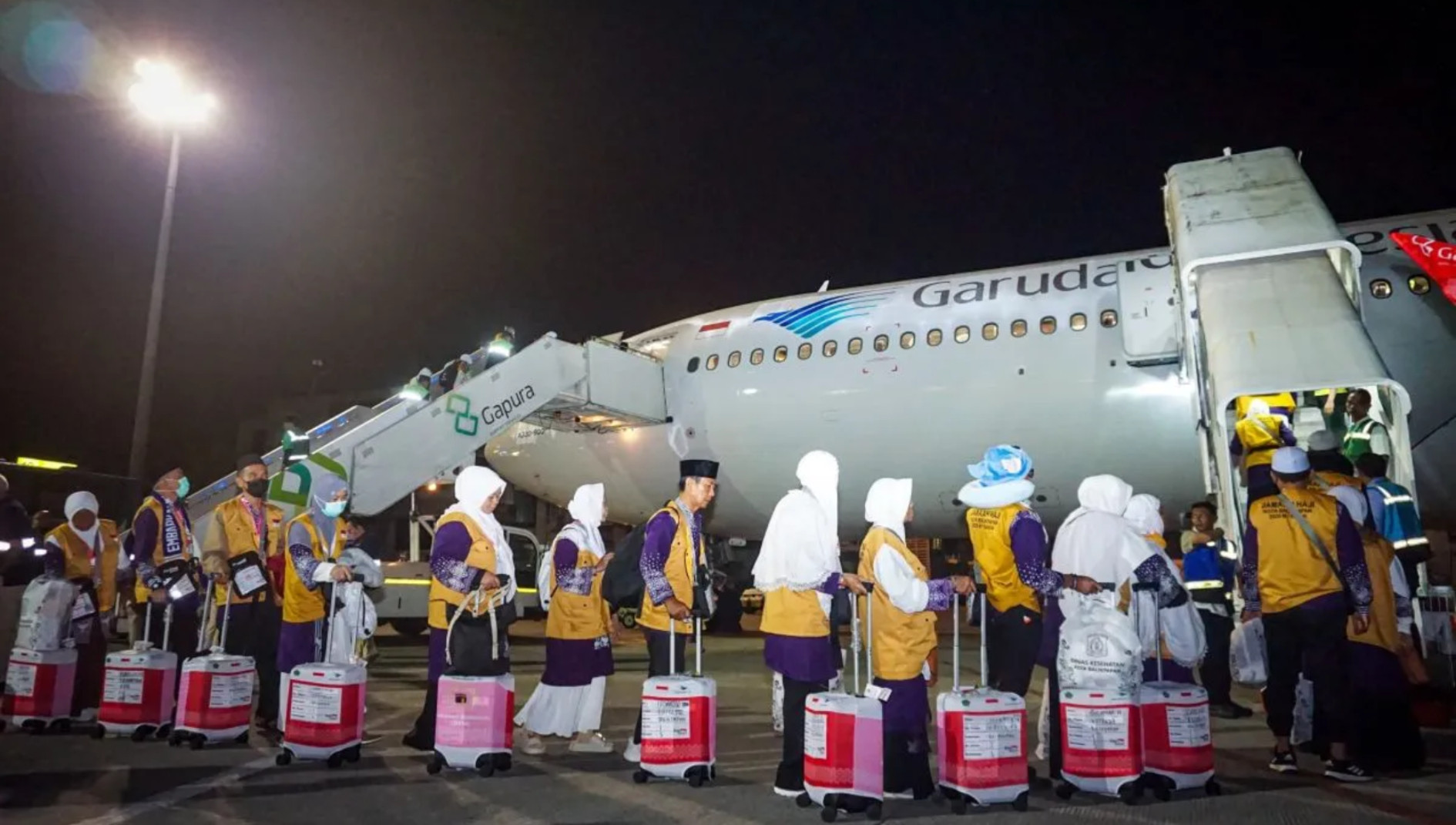 JCH Kloter I Balikpapan Terbang ke Tanah Suci dengan Airbus A330-900 NEO Milik Garuda - JPNN.com Kaltim