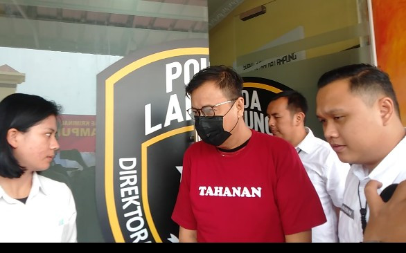 Polda Lampung Ringkus Pelaku Penipuan yang Mengaku Saudara Gubernur Lampung - JPNN.com Lampung