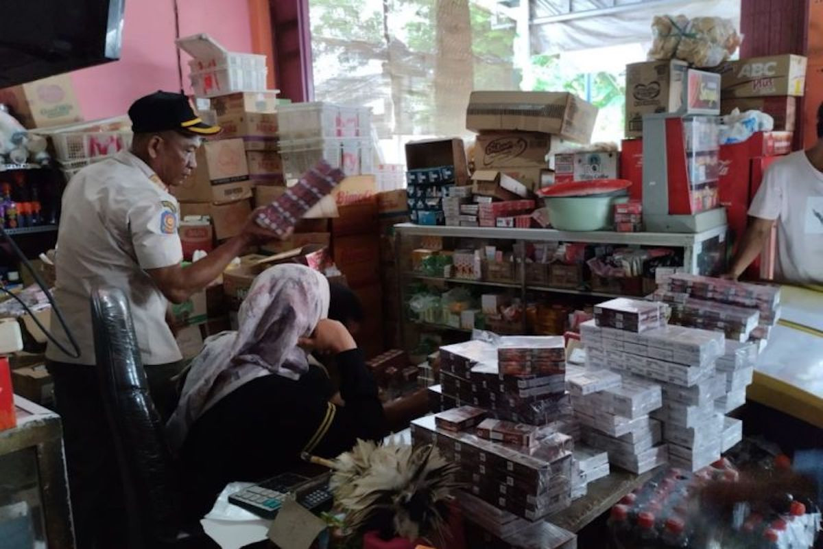 Marak Rokok Ilegal, Satpol PP Lombok Tengah Beri Ancaman Keras - JPNN.com NTB