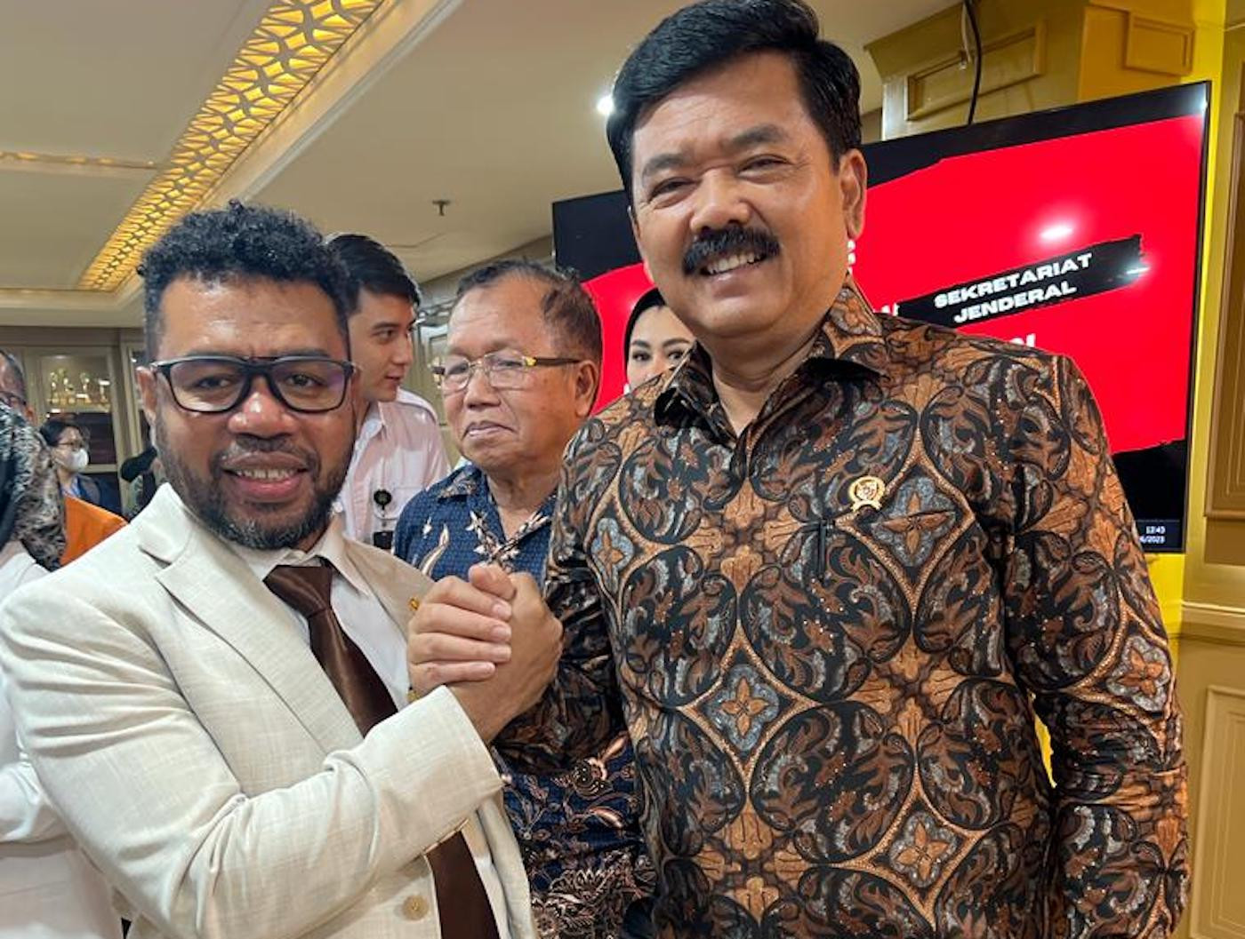 Kepada Menteri ATR/BPN, Senator Filep Sampaikan 7 Masalah Pertanahan dan Tata Ruang di Papua Barat - JPNN.com Papua