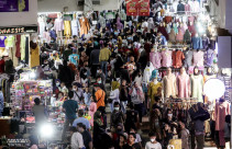 Jelang Lebaran, Pasar Tanah Abang Dipadati Pengunjung - JPNN.com